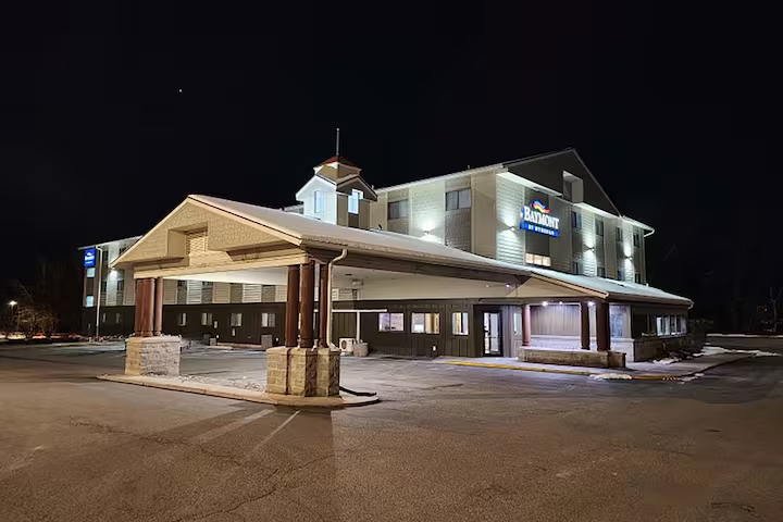 Baymont by Wyndham hotel lobby in Missoula, Montana